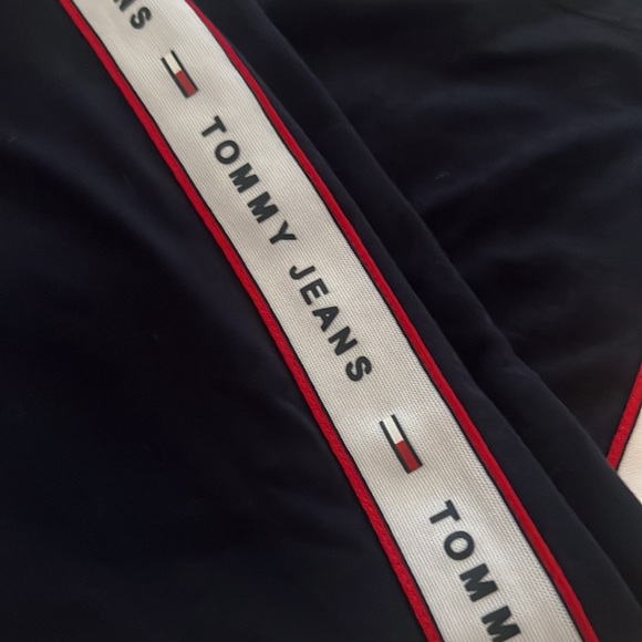 Tommy Hilfiger Bike Shorts - Picture 2 of 4